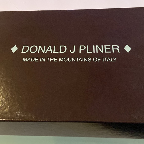 Donald Pliner black leather sandals: Size 6 1/2 - Picture 6 of 7